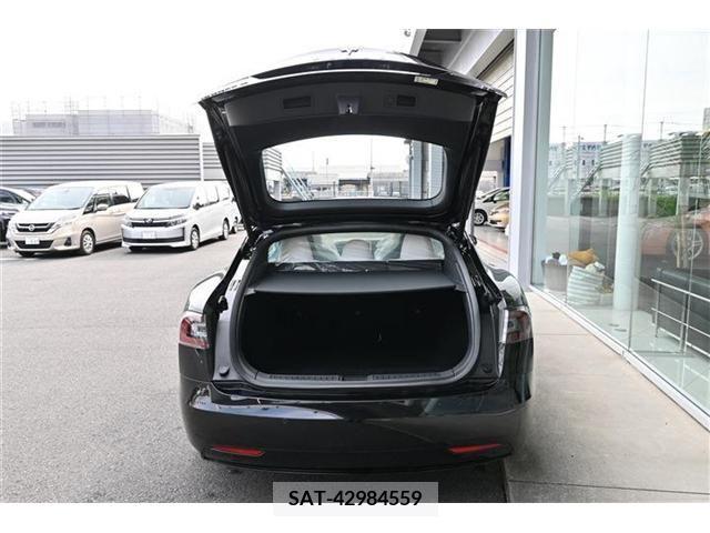 Tesla MODEL S 2018-01 372637-13