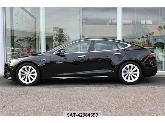 Tesla MODEL S 2018-01 372637-1