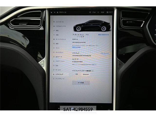 Tesla MODEL S 2018-01 372637-11