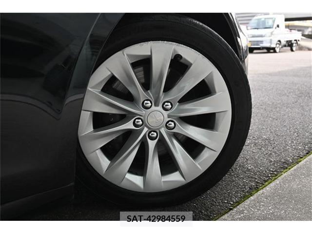 Tesla MODEL S 2018-01 372637-16