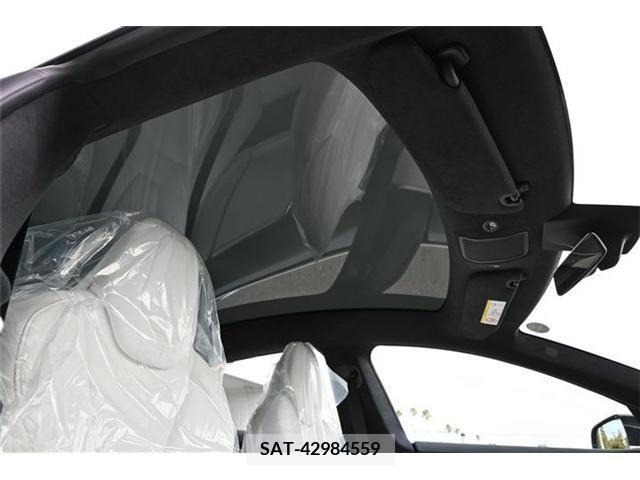 Tesla MODEL S 2018-01 372637-8
