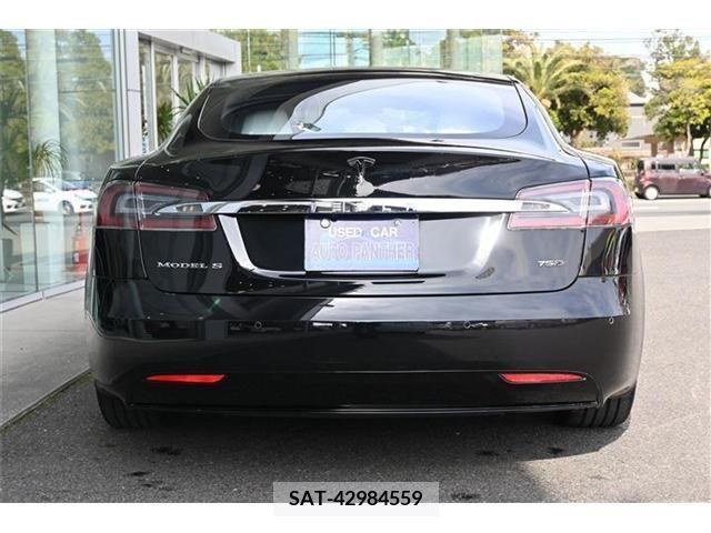 Tesla MODEL S 2018-01 372637-3