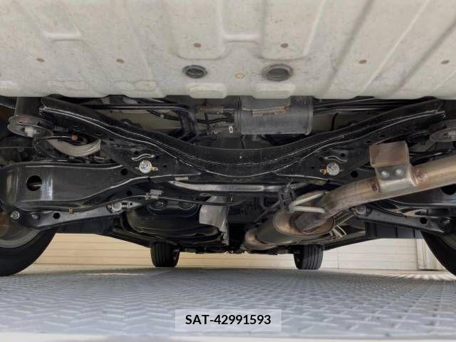 Nissan ELGRAND 2014-09 359726-19