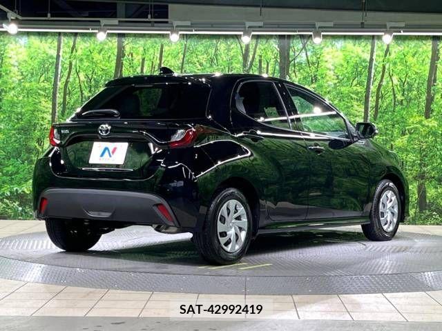 Toyota YARIS 2023-06 334714-17