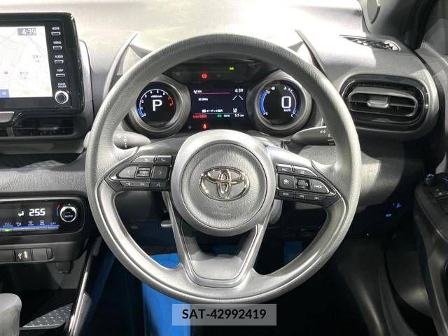 Toyota YARIS 2023-06 334714-11