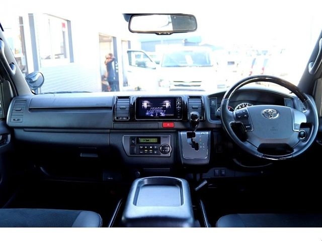 Toyota HIACE VAN 2019-01 18623-1