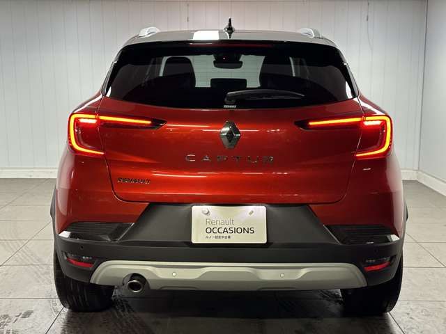 Renault CAPTUR 2021-09 24325-4
