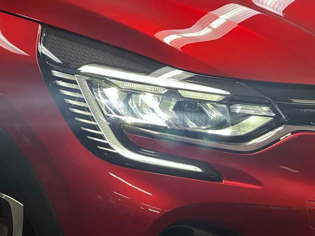 Renault CAPTUR 2021-09 24325-7