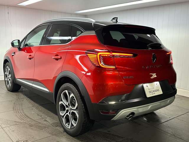 Renault CAPTUR 2021-09 24325-2