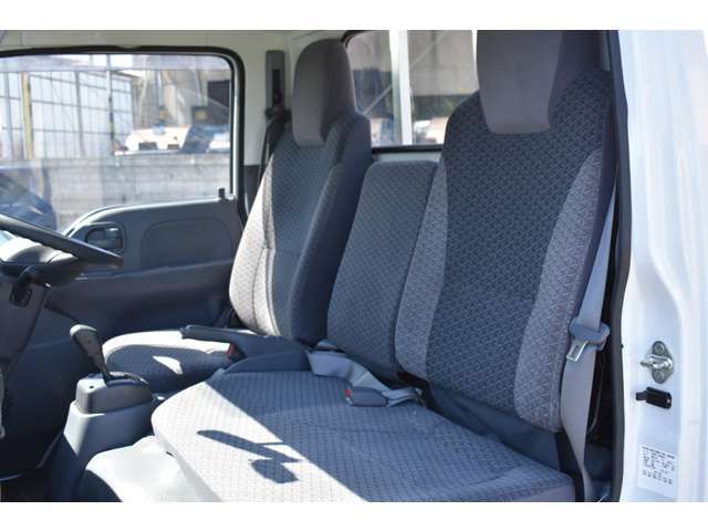 Isuzu ELF TRUCK 2018-03 11142-6