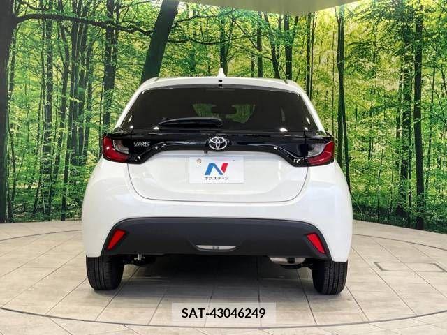 Toyota YARIS 2022-08 395378-15