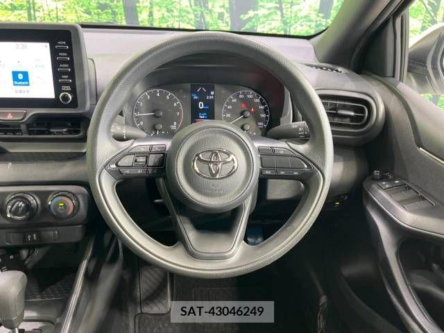 Toyota YARIS 2022-08 395378-11