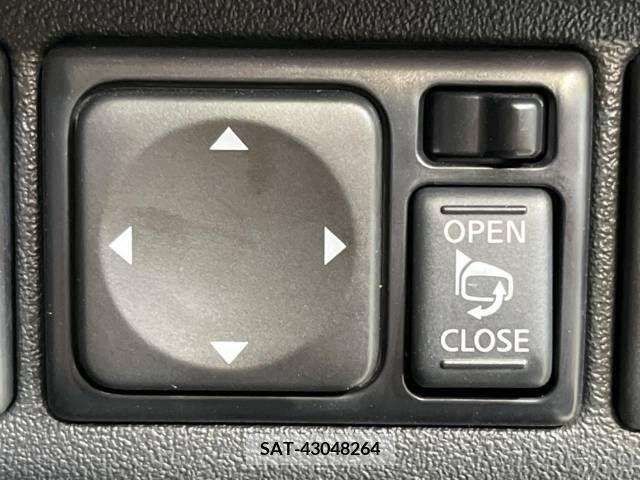 Nissan MARCH 2022-02 377959-4