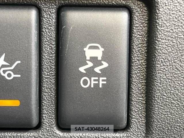 Nissan MARCH 2022-02 377959-3