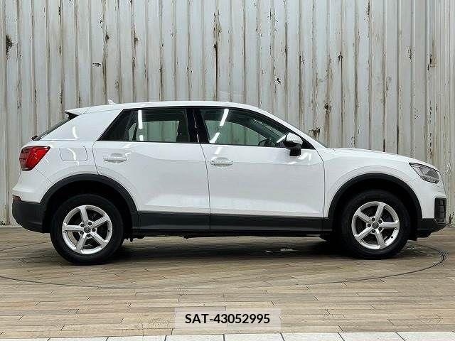 Audi Q2 2017-06 318029-13