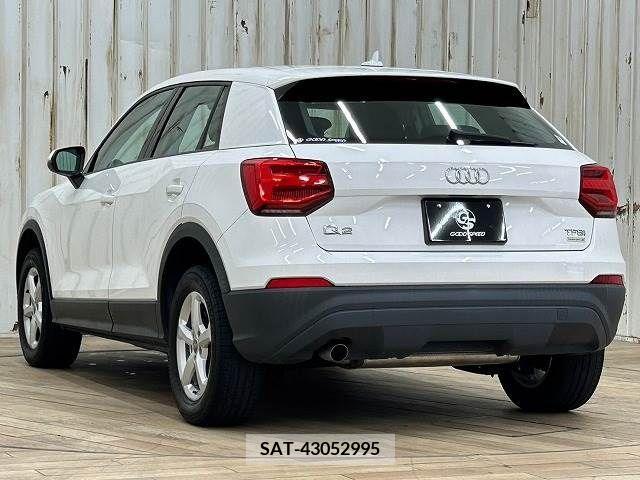 Audi Q2 2017-06 318029-16