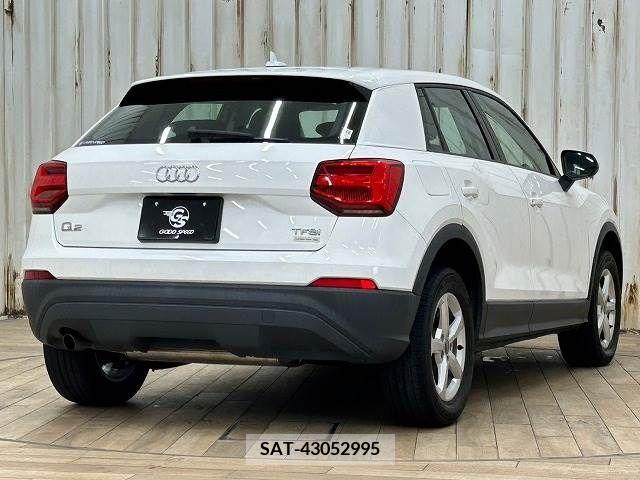 Audi Q2 2017-06 318029-15