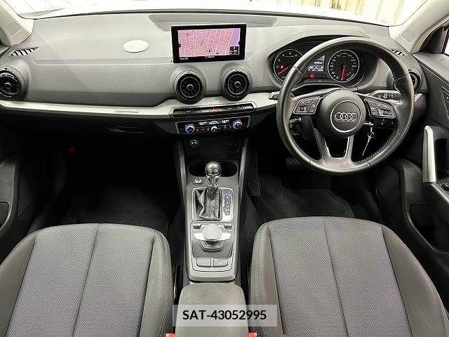 Audi Q2 2017-06 318029-1