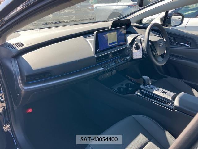 Toyota PRIUS 2023-10 202467-9