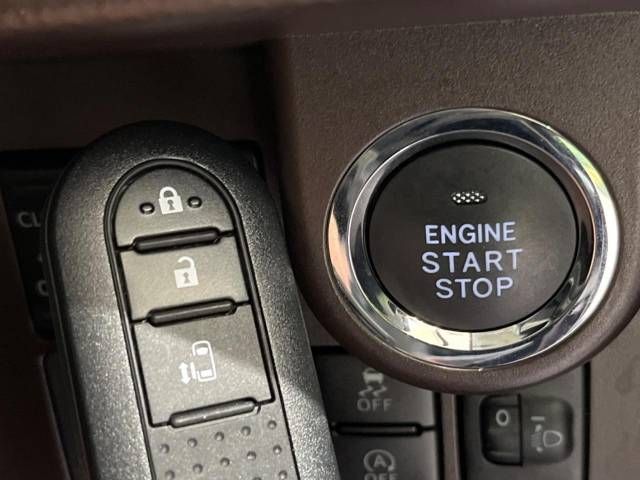 Toyota ROOMY 2019-08 181992-5