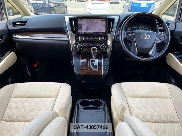 Toyota VELLFIRE 2019-01 369788-1