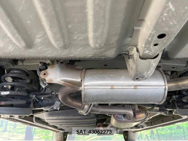 Toyota VOXY 2016-12 221680-19