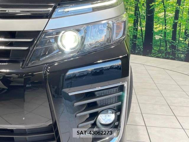 Toyota VOXY 2016-12 221680-13