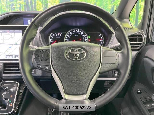 Toyota VOXY 2016-12 221680-12