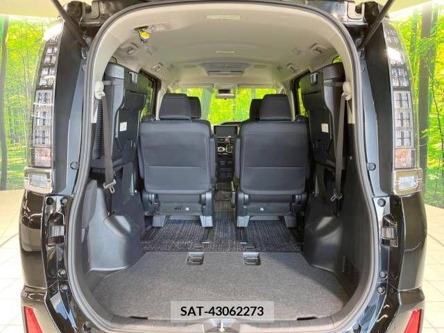Toyota VOXY 2016-12 221680-11