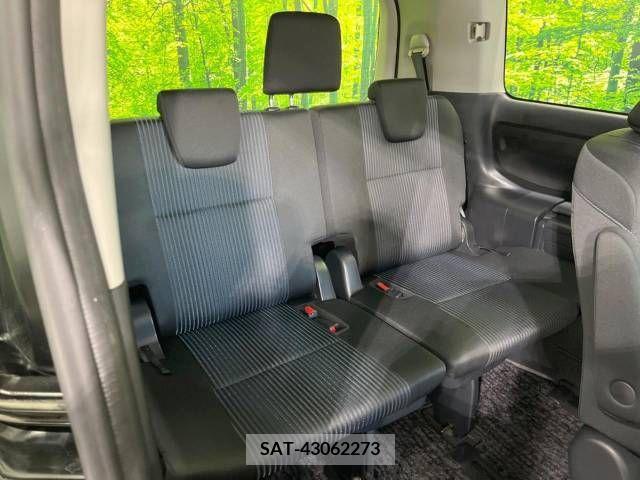 Toyota VOXY 2016-12 221680-10
