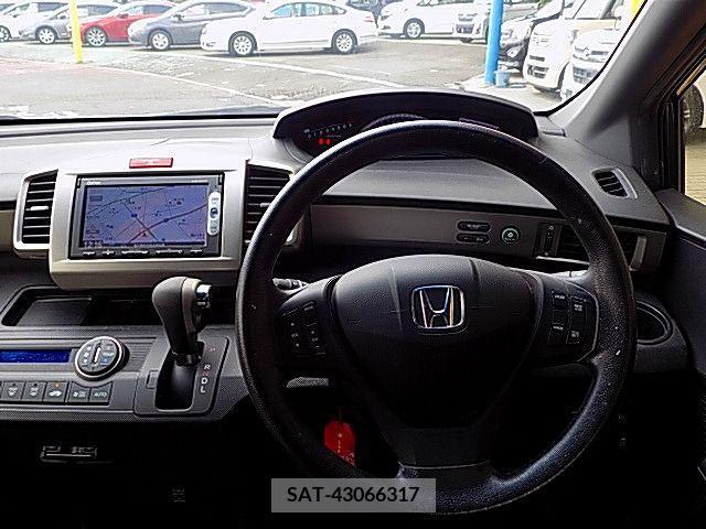 Honda FREED SPIKE 2015-07 327696-1