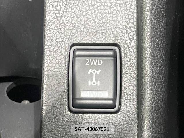 Nissan NOTE 2017-02 327827-6