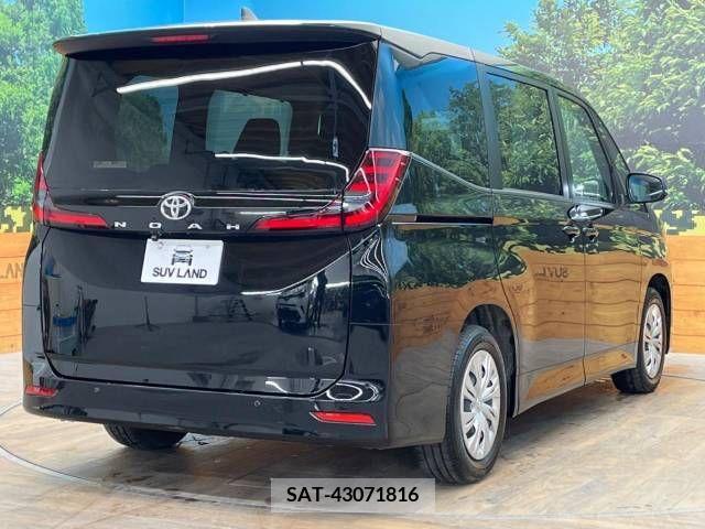 Toyota NOAH 2023-04 207704-17