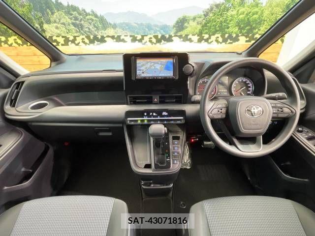 Toyota NOAH 2023-04 207704-1
