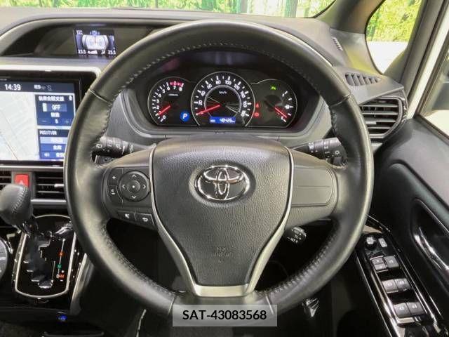 Toyota VOXY 2019-08 370420-12