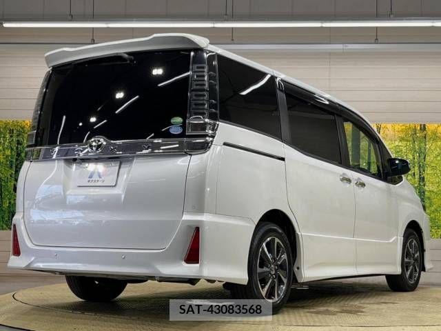 Toyota VOXY 2019-08 370420-18