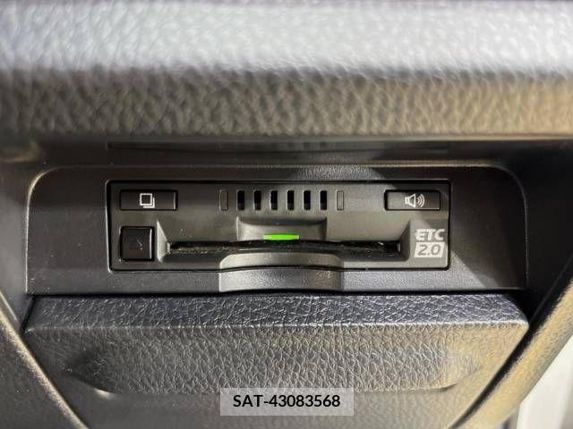 Toyota VOXY 2019-08 370420-7