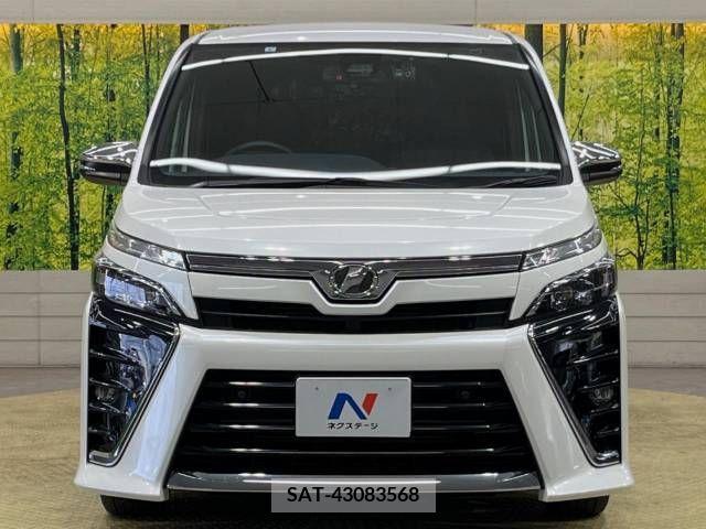Toyota VOXY 2019-08 370420-15