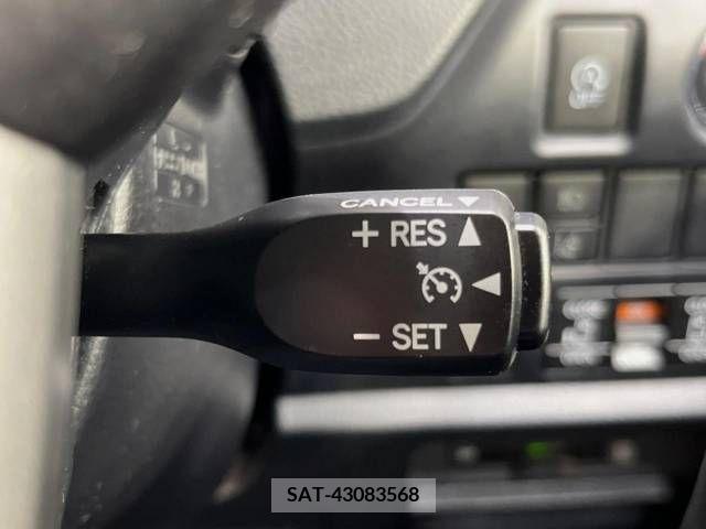 Toyota VOXY 2019-08 370420-6