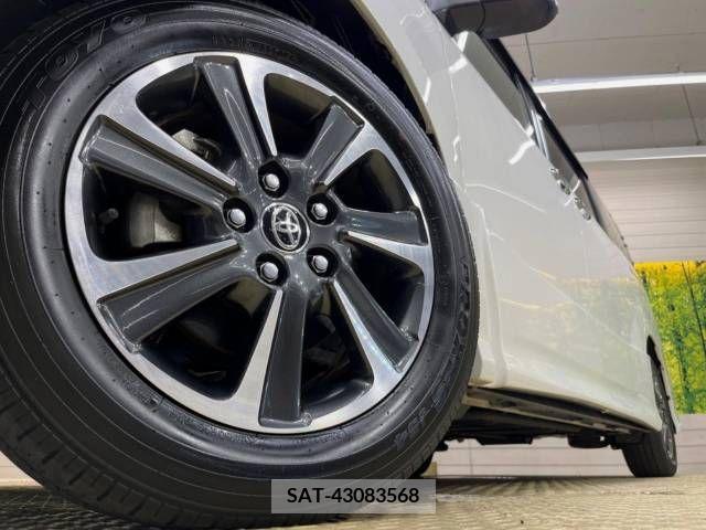 Toyota VOXY 2019-08 370420-14