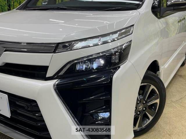 Toyota VOXY 2019-08 370420-13
