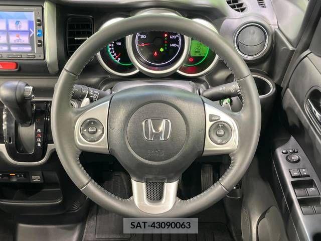 Honda N BOX 2016-12 306803-11