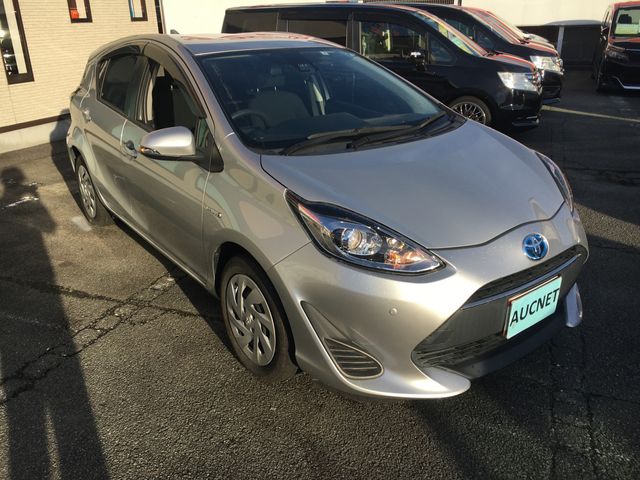 Toyota AQUA 2017-08 188141-2