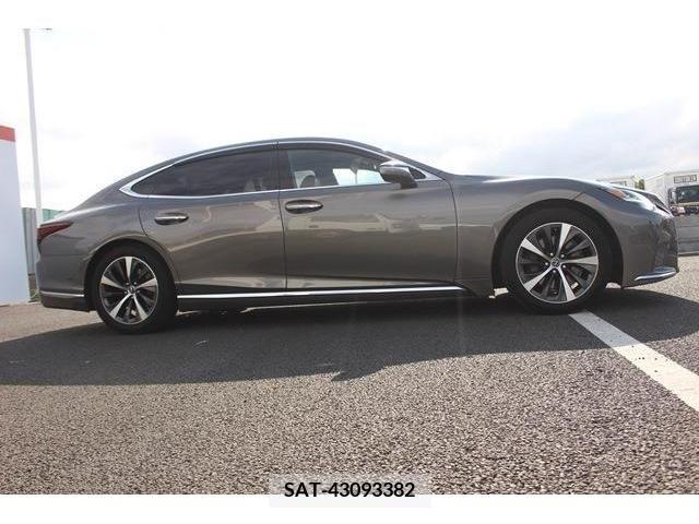 Lexus LS 2021-04 276032-6