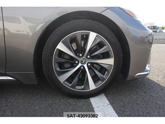 Lexus LS 2021-04 276032-7