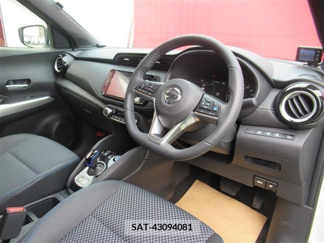 Nissan KICKS 2020-09 274077-3