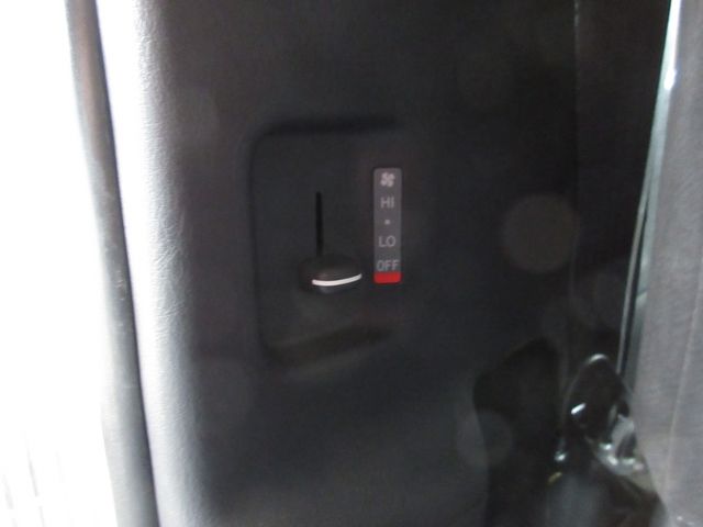 Toyota HIACE WAGON 2015-12 192179-11