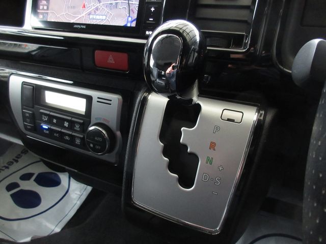 Toyota HIACE WAGON 2015-12 192179-20