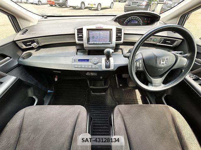 Honda FREED 2015-08 327994-1