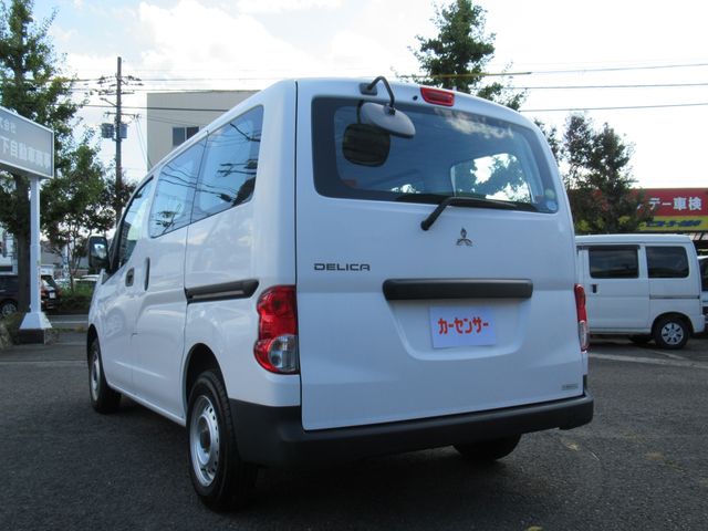 Mitsubishi DELICA VAN 2017-09 16874-1